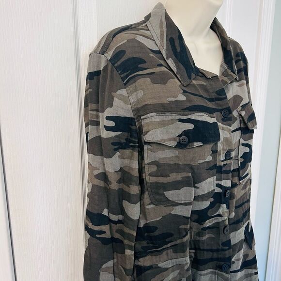 NWT Sanctuary Camouflage Button Down Shirt! ❤️ - Picture 5 of 6